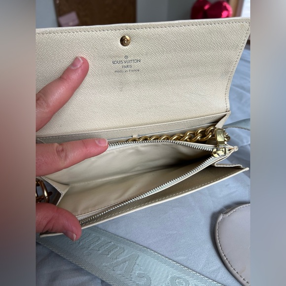 Louis Vuitton Damier Azur Sara Long Wallet & Jacquard strap with coin purse - Picture 9 of 17